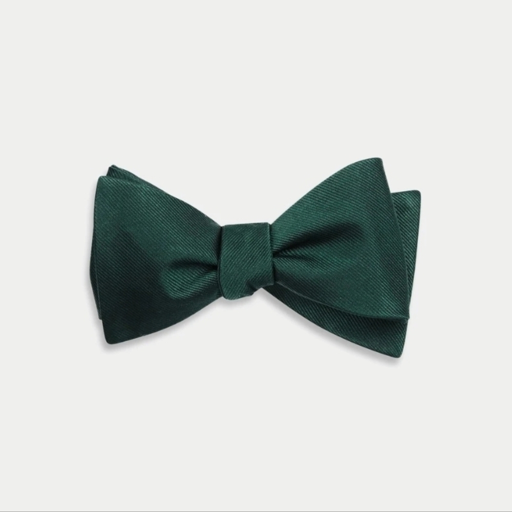 SuitShop Hunter Green Bow Tie NWOT